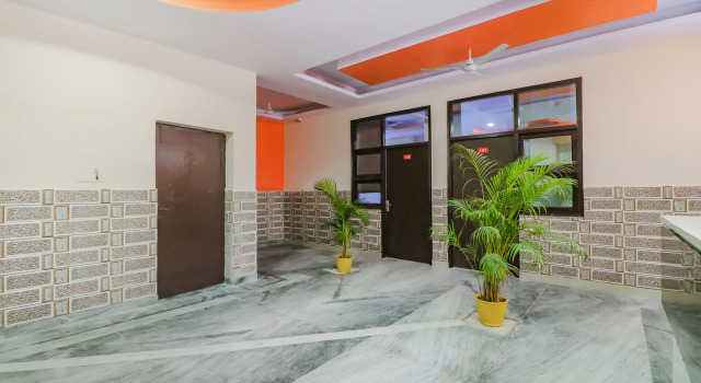 Hotel O Primrose Hotel's Near Noida Sector 76 Metro Station