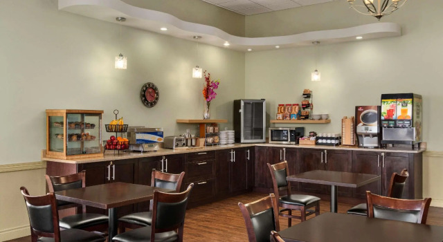 Номер Standard Quality Inn & Suites