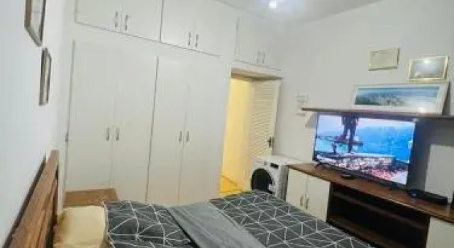 MARAVILHOSO QUARTO E SALA NO LEBLON na Av ATAULFO DE PAIVA