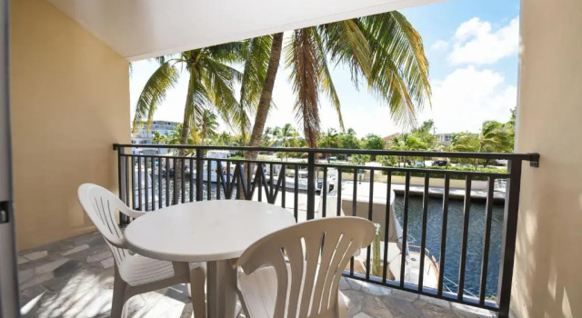 Люкс Waterside Suites and Marina