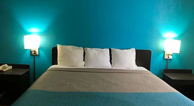 Двухместный люкс FairBridge Inn Express Melrose Park
