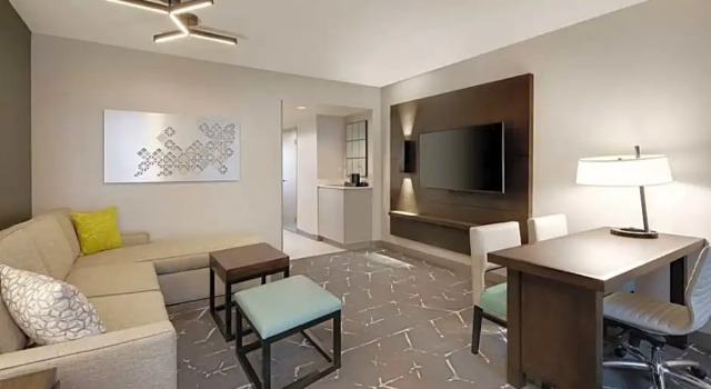 Люкс Premium с 2 комнатами Embassy Suites by Hilton Atlanta Perimeter Center