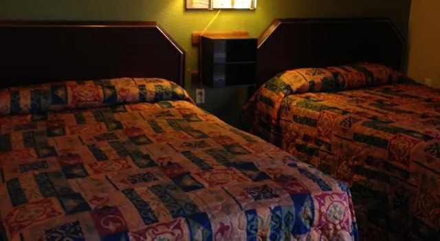Levee Inn, Varaa Hotelli  
