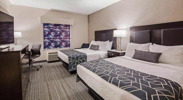 Четырёхместный номер Standard Best Western Plus Wilkes Barre-Scranton Airport Hotel