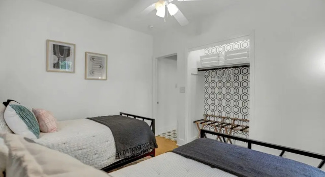 Historic Home! - Walk to Downtown Fredericksburg!, Забронировать Отель СПА-отели Фредериксберг, рядом с Художественная галерея Whistle Pik, SPA-услуги