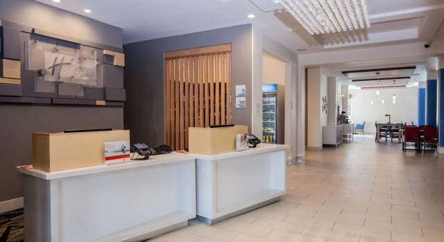 Holiday Inn Express Hotel & Suites Houston-Alvin by IHG