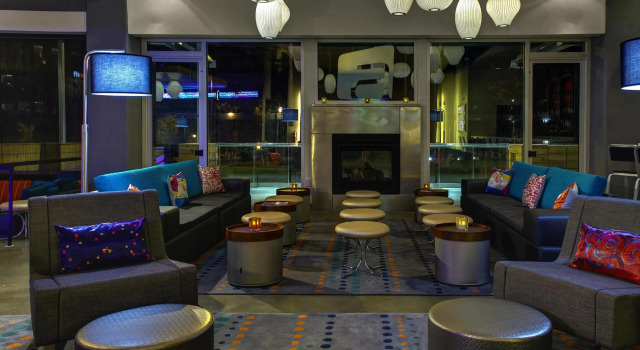 Aloft by Marriott Durham Downtown, Забронировать Отель Отели Дарем с парковкой, рядом с Завод медовых напитков Honey Girl, Парковка