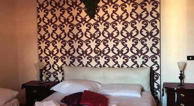 Standard Triple room with balcony B&B Camelot