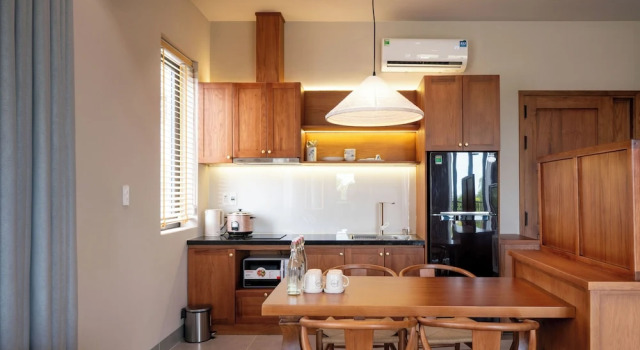 Двухместные апартаменты Deluxe с балконом и с видом на сад JULIEs HOUSE - A LUXURY APARTMENT IN HUE