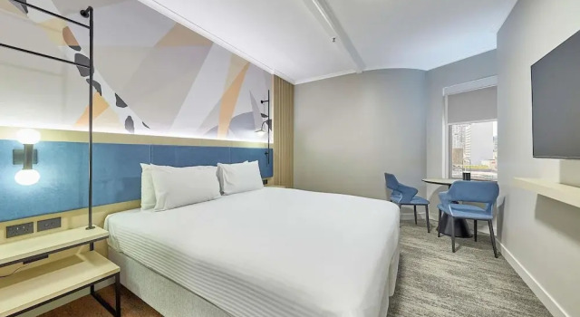 Premium Double room ibis Perth
