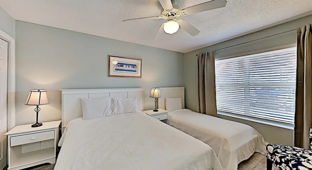 Ciboney #1010 by Southern Vacation Rentals, Rezerwuj Hotel Hotele w Emerald Coast z parkingiem, Parking