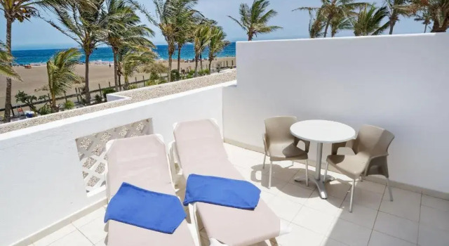 Трёхместный номер Standard с видом на море Hotel Las Costas