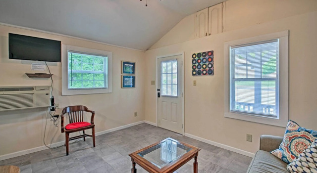 Коттедж c 1 комнатой Near Nat'l Park: Hollywood Park Hot Springs Home