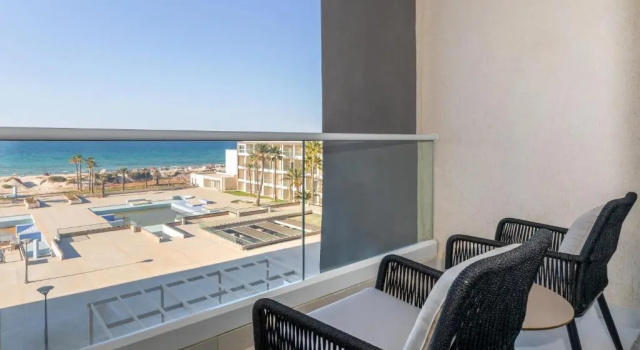 Четырёхместный люкс c 1 комнатой seafront Hilton Skanes Monastir Beach Resort