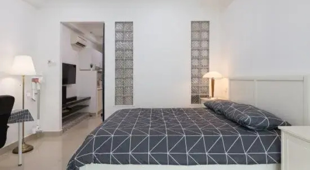 Люкс SS15 Courtyard First Subang Cozy Studio with WIFI/TV Box