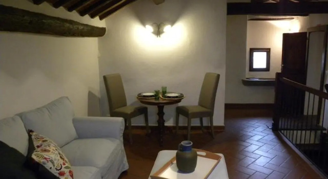 Rustic, cozy and quaint 1 bedroom apartment in the Heart of Cortona