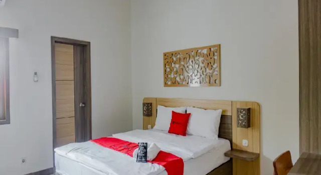 Люкс RedDoorz near Jogja City Mall 4