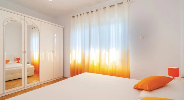 Nice Home in Srinjine With Wifi and 3 Bedrooms, Book Hotel Hoteller i Srinjine med pool, Swimmingpool