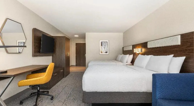Люкс Holiday Inn Express & Suites Rhinelander by IHG