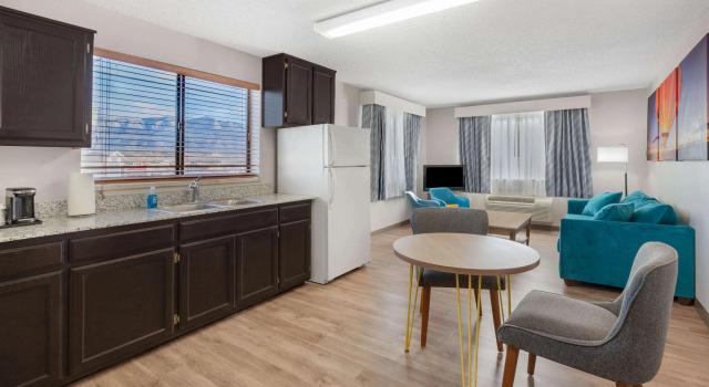 Days Inn by Wyndham Bernalillo