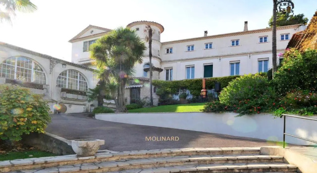 "La Valériane", Prenota Appartamento Hotel a Alvernia con parcheggio, Parcheggio