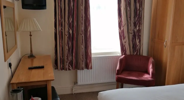 Номер Comfort The Royal Lion Hotel