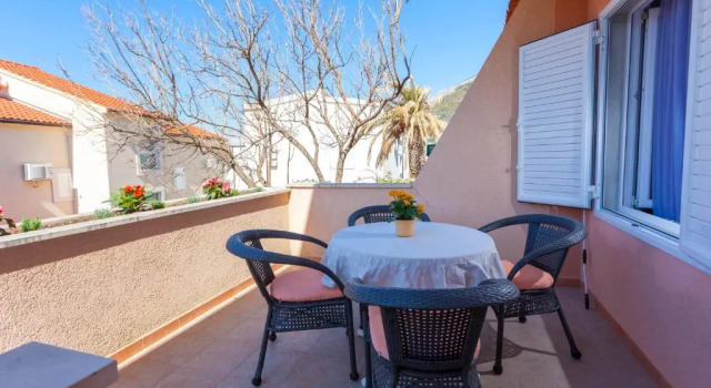 Apartments Ivan & Tonka, Rezerwuj Apartament Hotele w Split-Dalmatia County z parkingiem, Parking