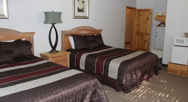 Четырёхместный номер Standard Edelweiss Resort and Restaurant