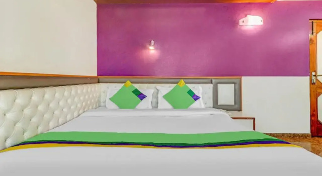 Номер Economy Treebo Varuna With Mountain View, Mall Road