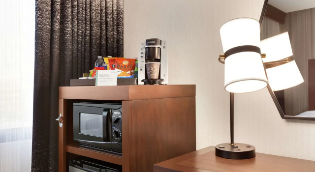 Embassy Suites by Hilton Santa Clara Silicon Valley, Забронировать Отель Отели Санта Клара с парковкой, Парковка