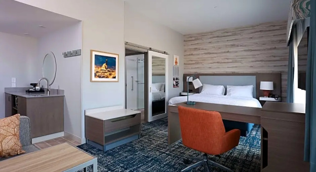 Люкс Hampton Inn & Suites Manistee Waterfront