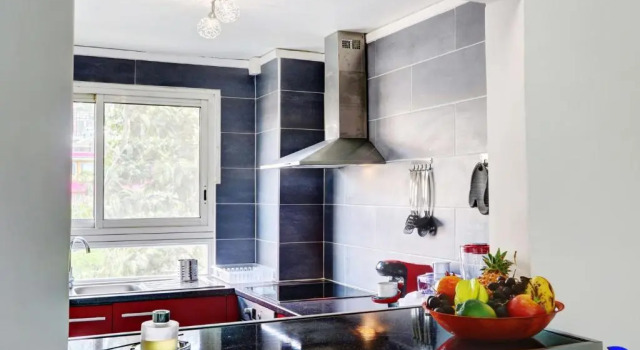 Appartement TRINITE, 3 chambres, 6 personnes, Saint Denis, Book Apartment Hotels in Saint-Denis with Parking, near Trinity Park, Parking