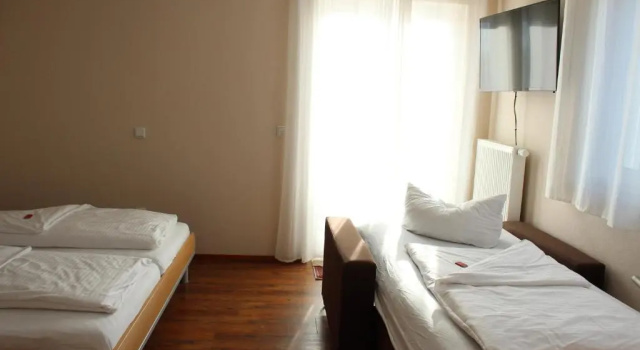 Трёхместный номер Standard Hotel Alex