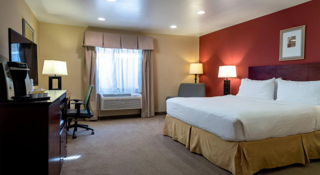 Двухместный номер Standard Holiday Inn Express Hotel & Suites Los Angeles Airport Hawthorne by IHG