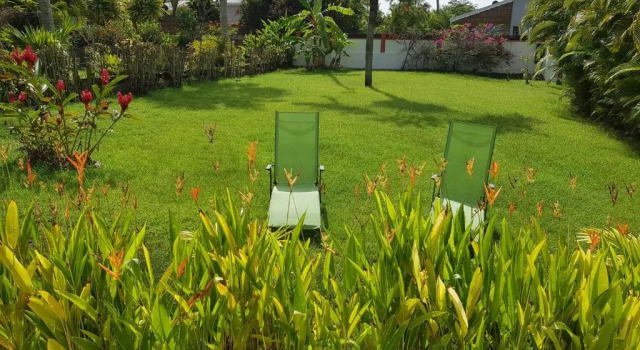 Коттедж Villa Iguanina120m2-WIFI-300m plage-4 pers