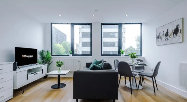 NEW Stylish Apartment Amazing Location Sleeps 4