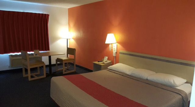 Номер Economy Red Carpet Inn