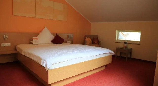 Löwe Lehrberg, Varaa Hotelli Hotellit Baijeri pysäköinnillä, Pysäköinti