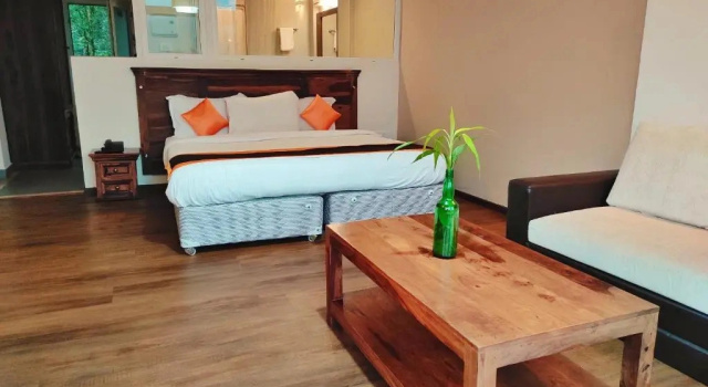 Четырёхместный люкс Shola Crown Resort - Munnar