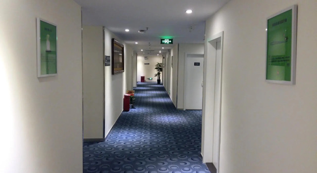 7 Days Inn·Shenzhen Airport Fuyong Great Ocean Road Phoenix Century Business Plaza, Rezerwuj Hotel Hotele w Shenzhen z parkingiem, Parking