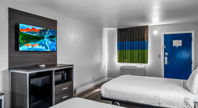 Четырёхместный номер Standard SureStay Hotel by Best Western Oklahoma City West