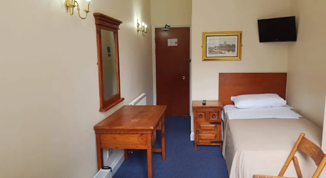 Трёхместный номер Standard Normandie Hotel