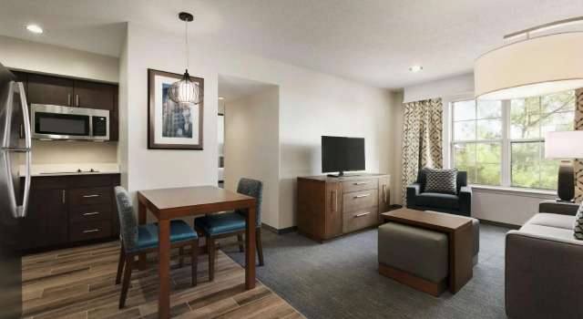 Четырёхместный номер Standard c 1 комнатой Homewood Suites by Hilton Kansas City Airport