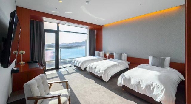 Трёхместный номер Standard с видом на океан Hotel JCS Yeosu
