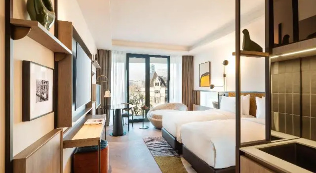 Двухместный номер Standard с балконом Kennedy 89 Hotel Frankfurt, part of Hyatt