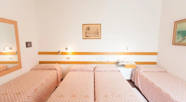 Четырёхместный номер Standard Hotel Rossini