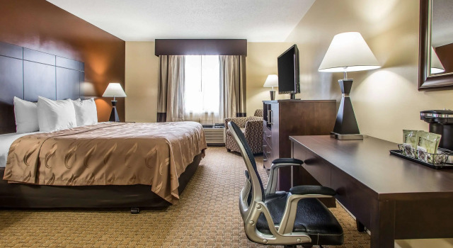 Quality Inn O'Hare Airport, จอง โรงแรม Schiller Park ชิคาโก