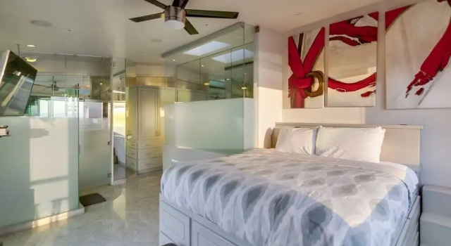 Surf Style 1 1 Bedroom 2 Bathrooms Townhouse, Забронировать Дом для отпуска Коттеджи Сан-Диего, рядом с The Promenade at Pacific Beach, Коттедж
