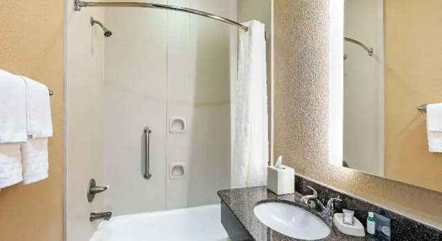Четырёхместный семейный номер Standard Best Western Lubbock West Inn & Suites