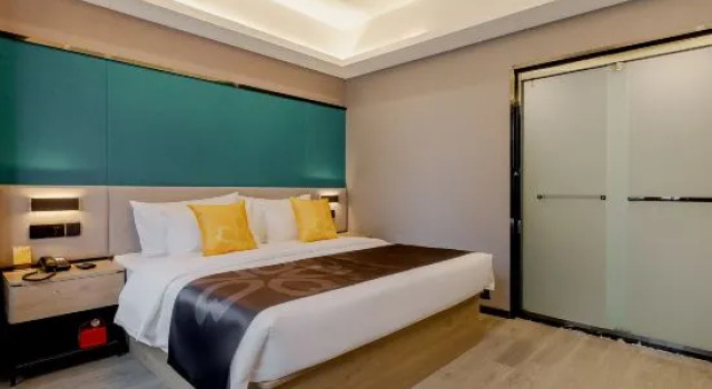 Люкс Superior Feronia Hotel (Chengdu Qingbaijiang Wandaguangchang)